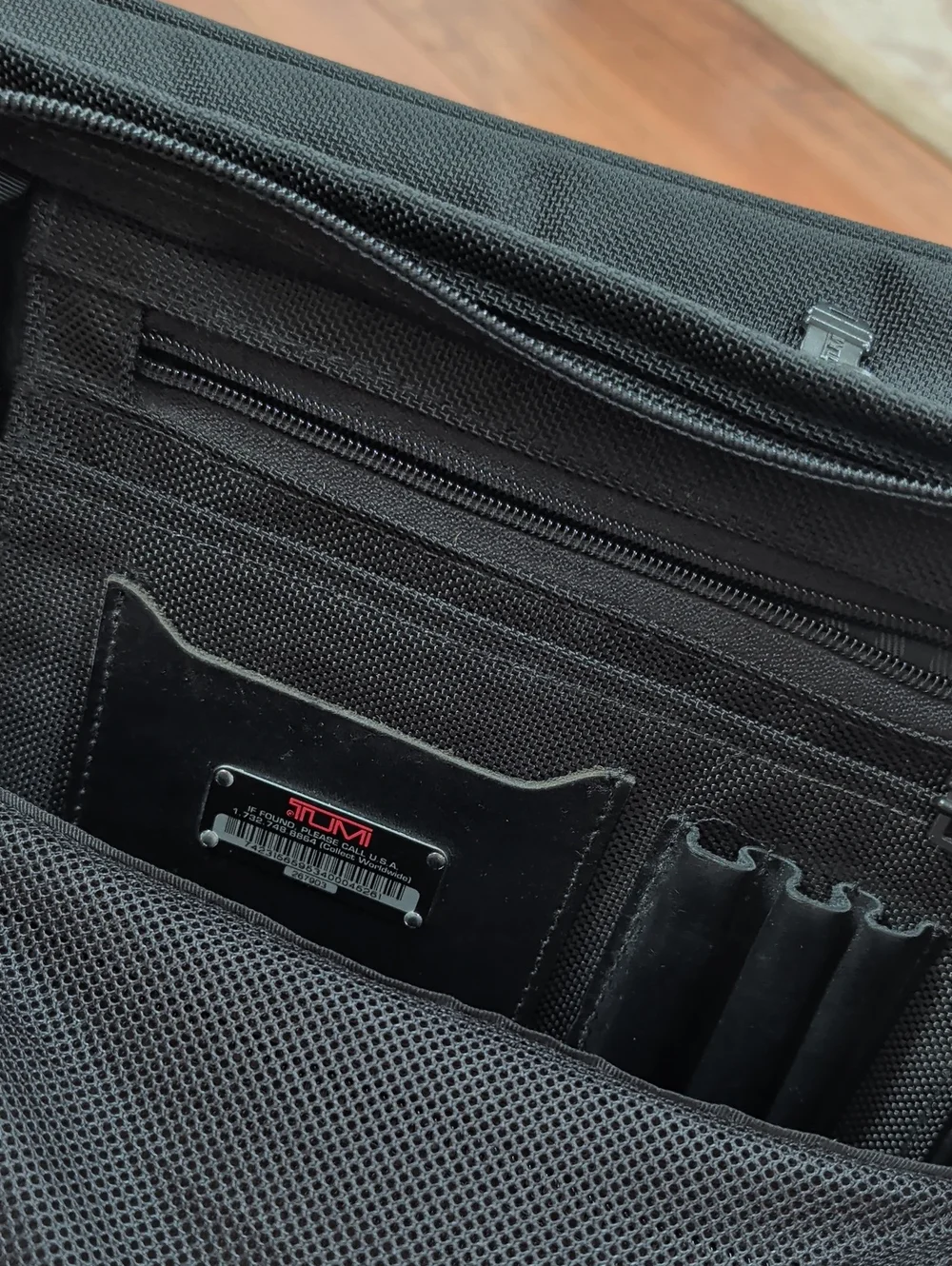 TUMI Black Men's Laptop Messenger Everyday Bag